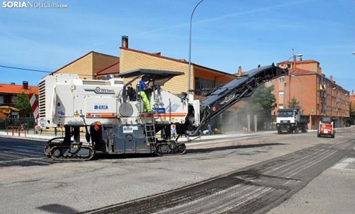 Labores de asfaltado en la capital en una imagen de archivo. /SN