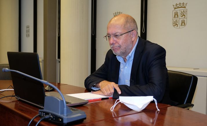 El vicepresidente de la Junta en la inauguración del foro FOVITUR. /Jta.