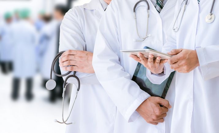 Recogen firmas entre los trabajadores de Sacyl para exigir una convocatoria extraordinaria de la Carrera Profesional