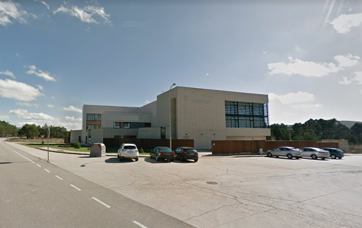 Un encapuchado roba en un bar y en la residencia de Duruelo