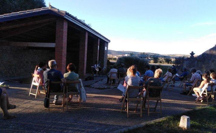 Atardecer y música. Plan estival perfecto en Fuentecantos