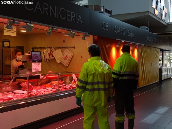 El Ayuntamiento busca dos fruterías para completar la planta baja del Mercado