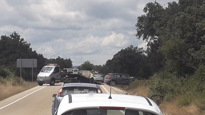 Accidente de tráfico por un ciervo en Rebollar