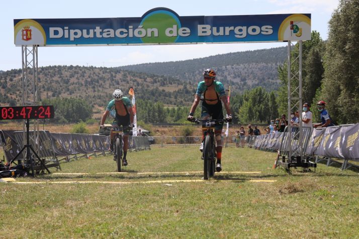 Tiago Ferreira y Hans Becking ganan la etapa más larga de la historia de Colina Triste