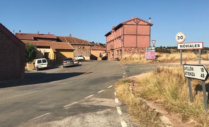 Una imagen de la entrada a Noviales. 