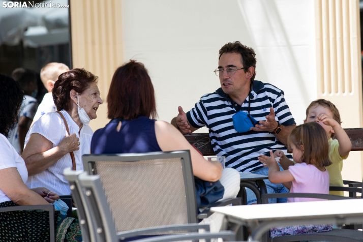 La Junta aclara que en Castilla y León no se puede fumar en las terrazas