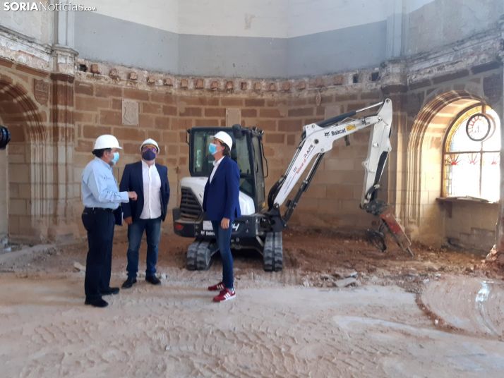 La obras en el antiguo cuartel de Santa Clara descubren una necrópolis con varios enterramientos