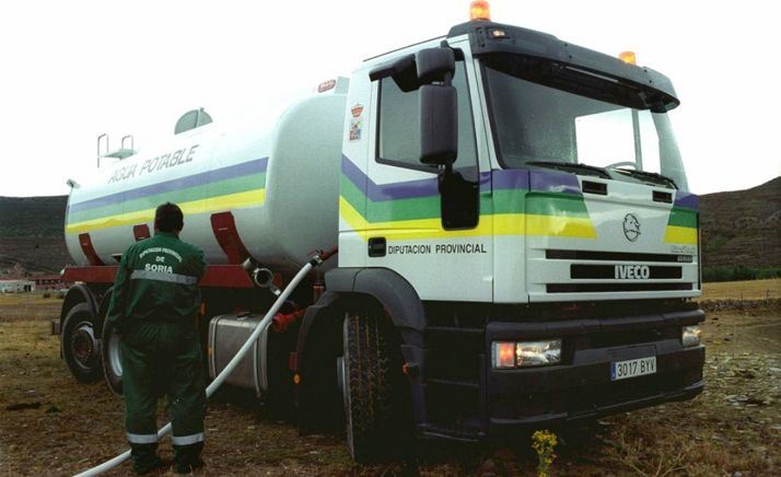 La Junta subvenciona con 100.000€ el suministro de agua potable realizado por la Diputación