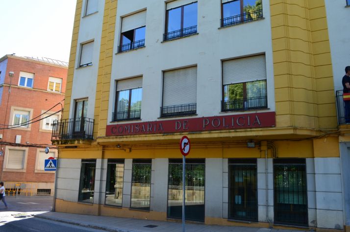 La Policía Nacional identifica a 39 personas y denuncia a 18 que se encontraba en un discobar de la capital