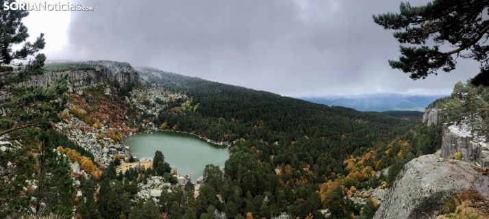 GALERÍA: La Laguna Negra se viste de tonos blancos