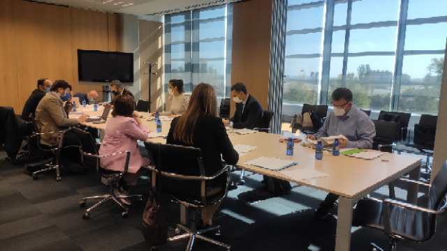 La consejera de Empleo propone la negociación de un nuevo acuerdo para abordar el futuro del SERLA