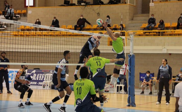 Los sorianos doblegan a Textil Santanderina en el estreno de la Superliga (3-0)