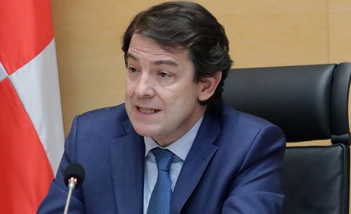 Mañueco afirma que si se van unos médicos vendrán otros, y trata de tranquilizar a los sorianos