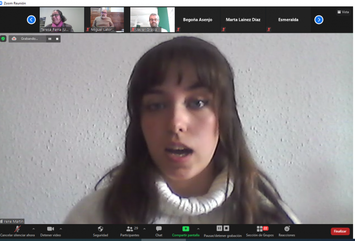 Un trabajo de fin de grado sobre la lumbalgia se lleva el premio de la Cátedra de Caja Rural 