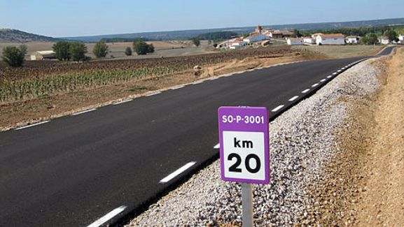 La Diputación adjudica obras en cuatro carreteras por un importe cercano al millón de euros