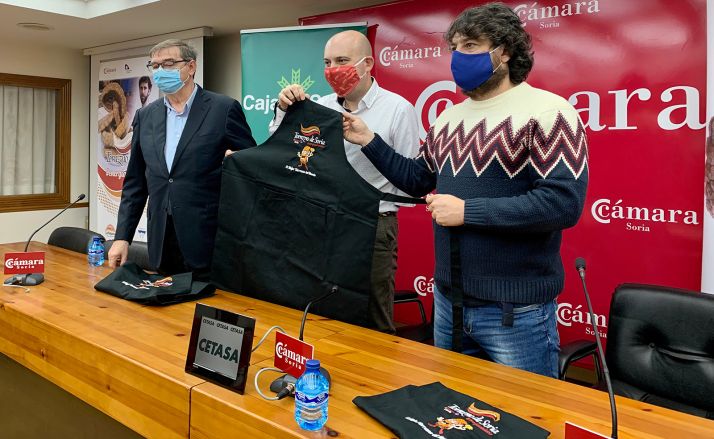 El delantal solidario de Torrezno de Soria, para recaudar fondos para ‘Soria contra el Covid’