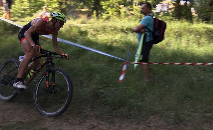 La Federación regional de triatlón reconoce la gran temporada de Alfonso Izquierdo