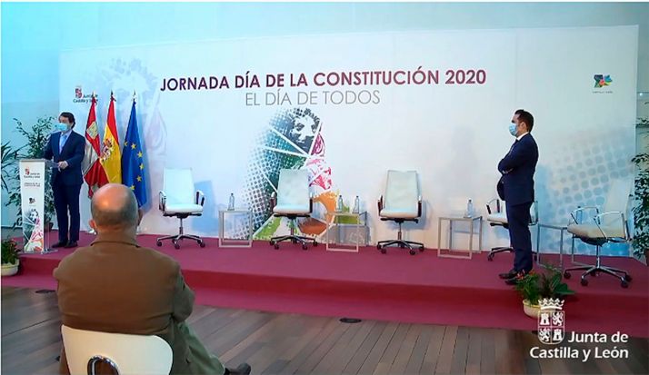 Mañueco defiende la plena vigencia de la Constitución en estos momentos de incertidumbre