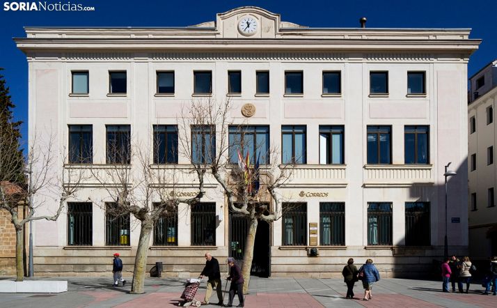 Correos plantea reformas en su edificio del Espolón de la capital