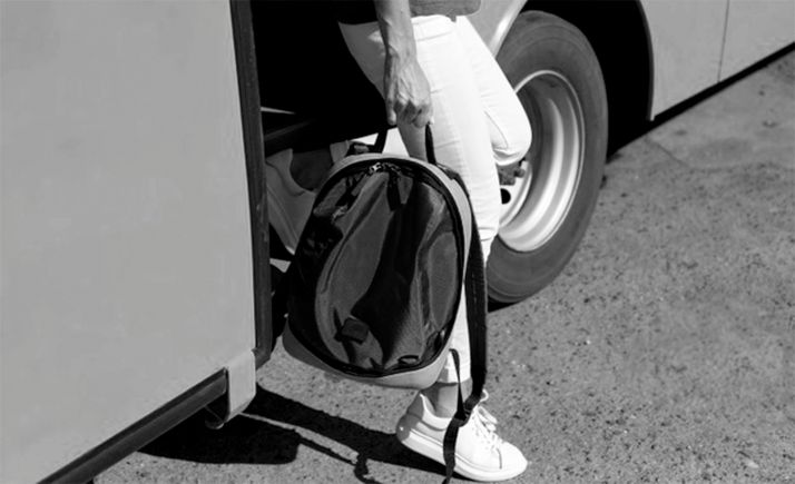 La plataforma recoge firmas ante los recortes en los servicios de autobús