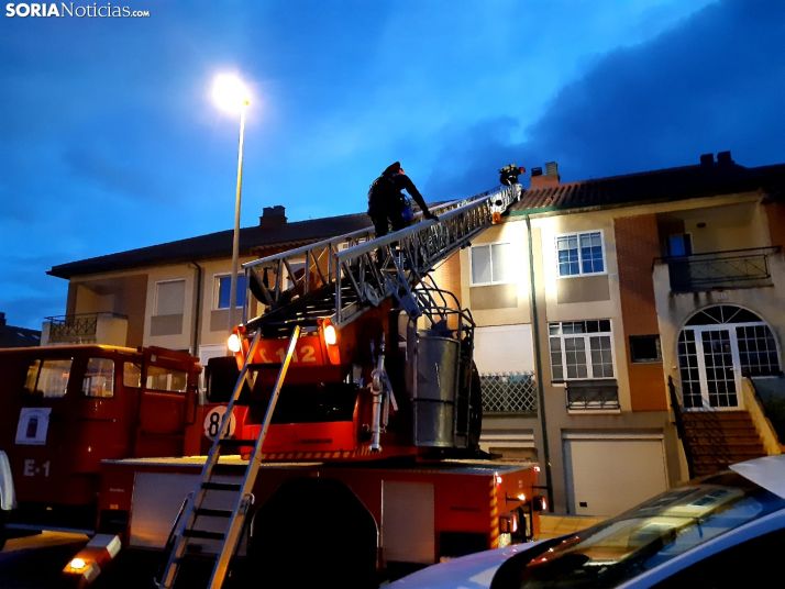 FOTOS Y VÍDEO: Intervención de los bomberos en Camaretas