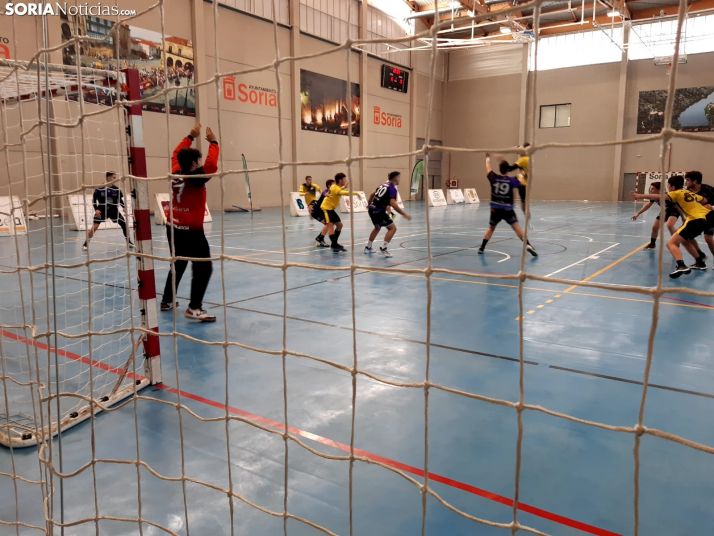 El Balonmano Soria gana frente a su público