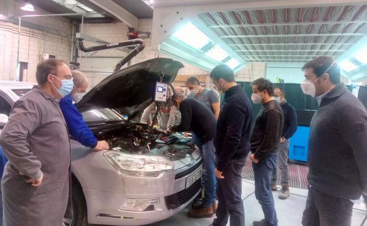 El CIFP Pico Frentes recibe un vehículo para profundizar en los conocimientos docentes