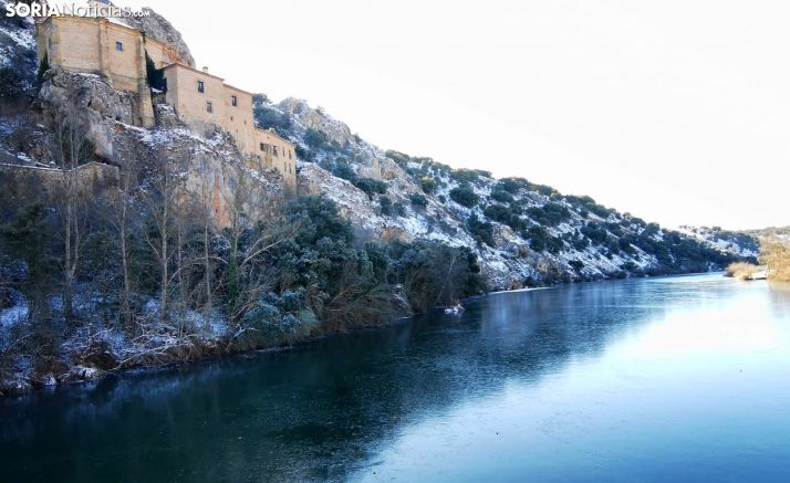 La temperatura baja a -17,8ºC en Duruelo y el río se hiela en Soria