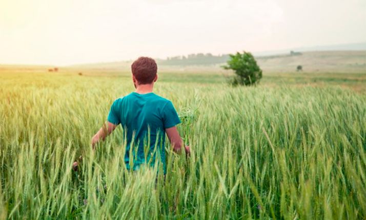 Caja Rural adelanta la subvención regional para la incorporación de jóvenes al campo
