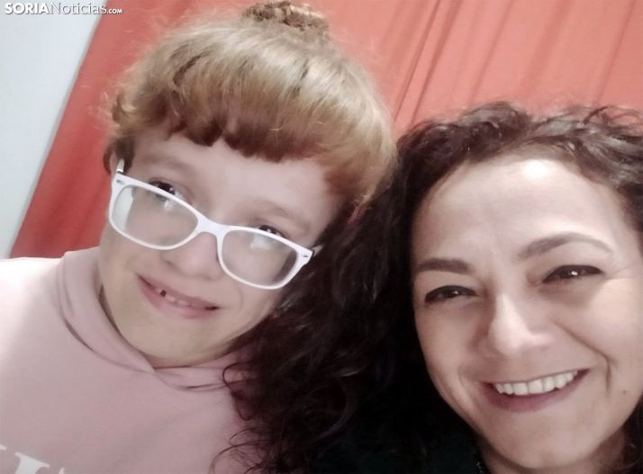 Viviana con su hermana Elsa. /SN