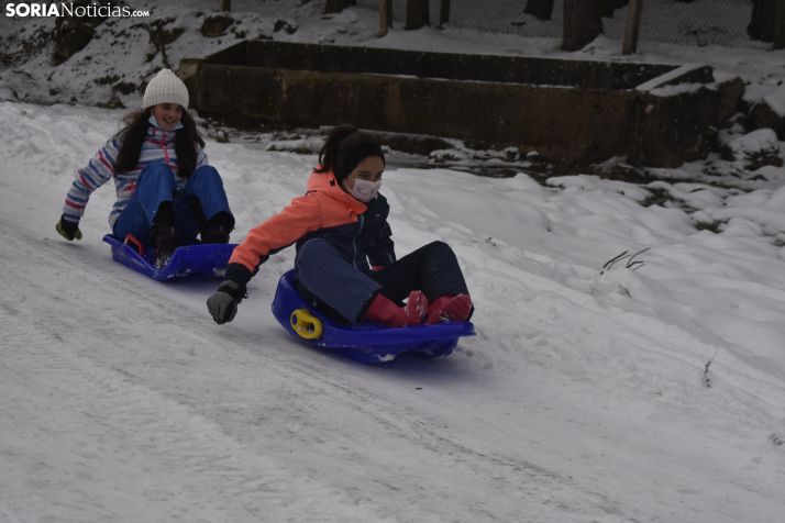 GALERÍA: La nieve le sienta como un guante a Covaleda