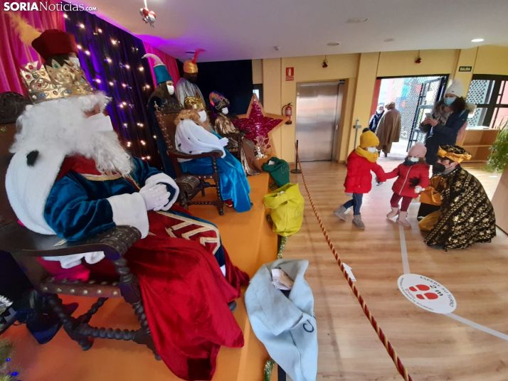 Casado cancela el final de la Navidad: Las cabalgatas, online o televisadas, y solo una unidad familiar en Reyes