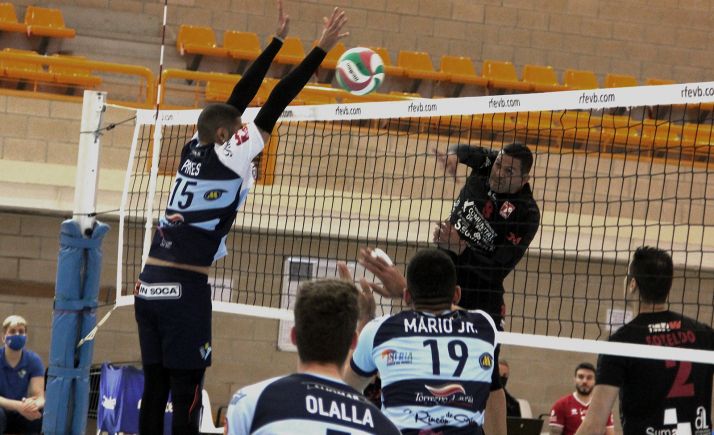 Las aspiraciones celestes se mantienen tras vencer al Alomoradí