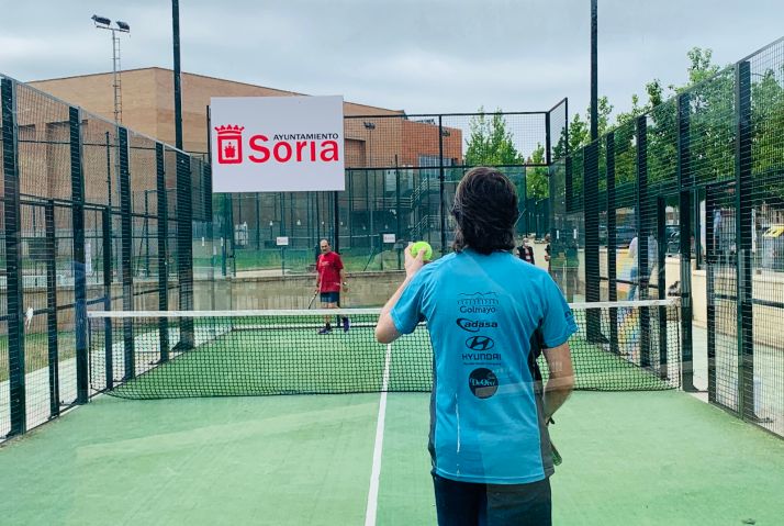 Piden la reapertura de las pistas de pádel y tenis de Los Royales