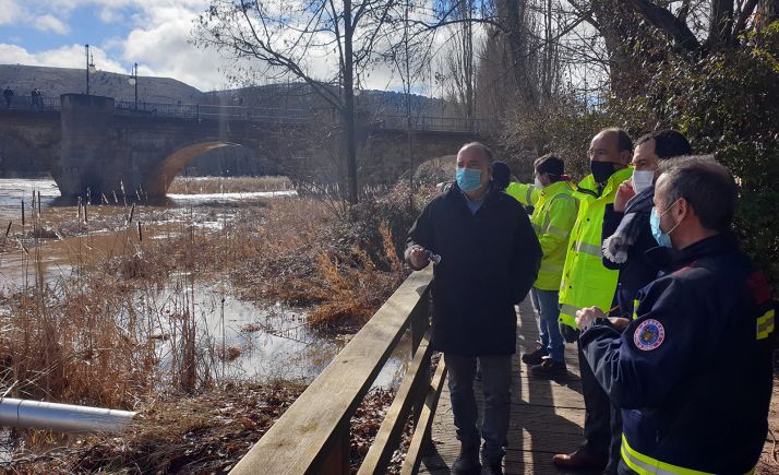 El MITMA continúa con la revisión periódica en el puente de piedra sobre el Duero en la capital