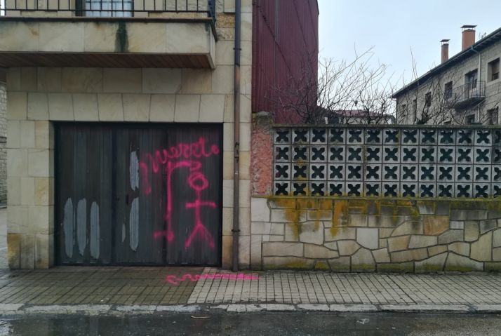 Denuncian pintadas y amenazas de muerte al alcalde de Duruelo