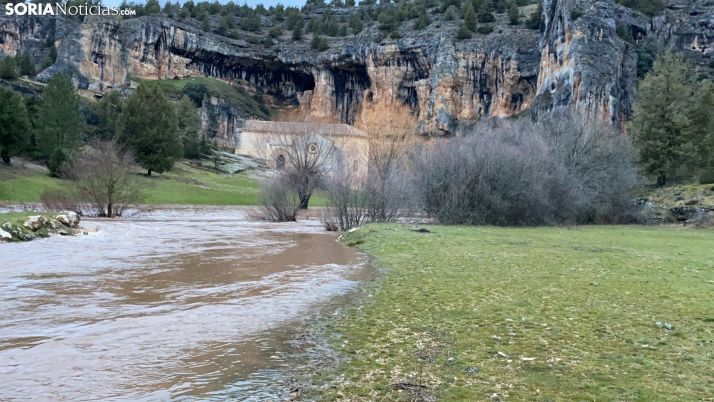 El Lobos se desborda en San Bartolomé