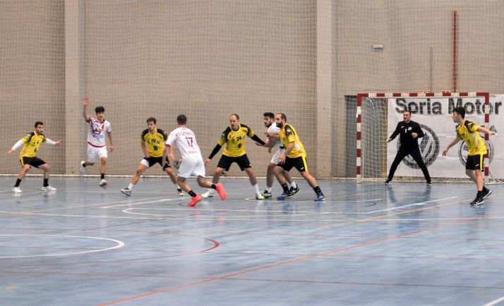 El BM Soria mide este sábado su progresión en Asturias