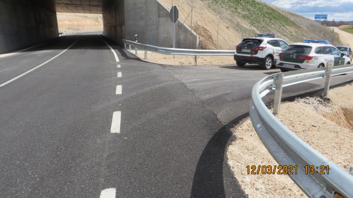 Sorprendido cuando pintaba con un spray una línea continua en una Nacional para convertirla en discontinua