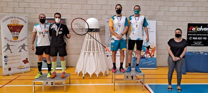 Un fin de semana lleno de triunfos para el bádminton soriano