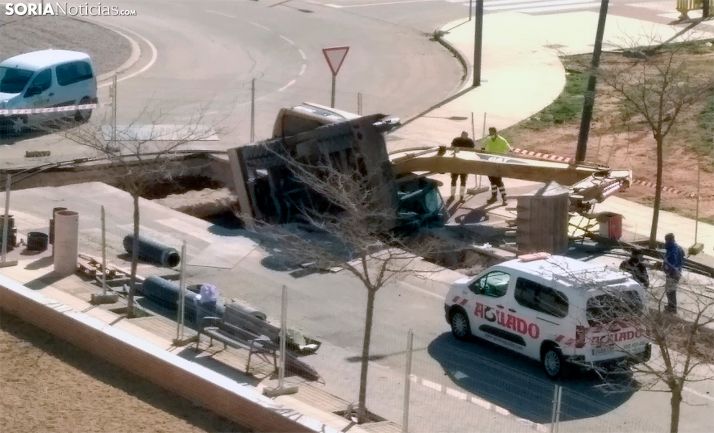 Accidente de una excavadora en Elio de Nebrija