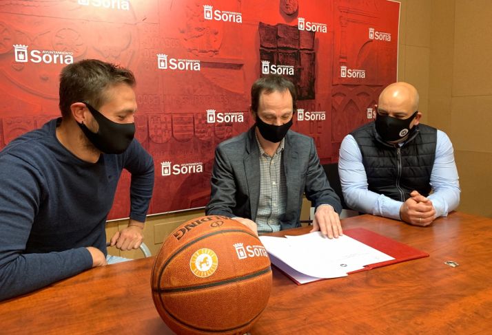 El convenio entre el Ayuntamiento de Soria y el CSB permitirá trabajar en la formación de un combinado senior femenino