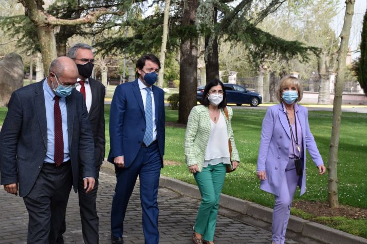 Darias y Casado piden máxima prudencia en un momento crítico