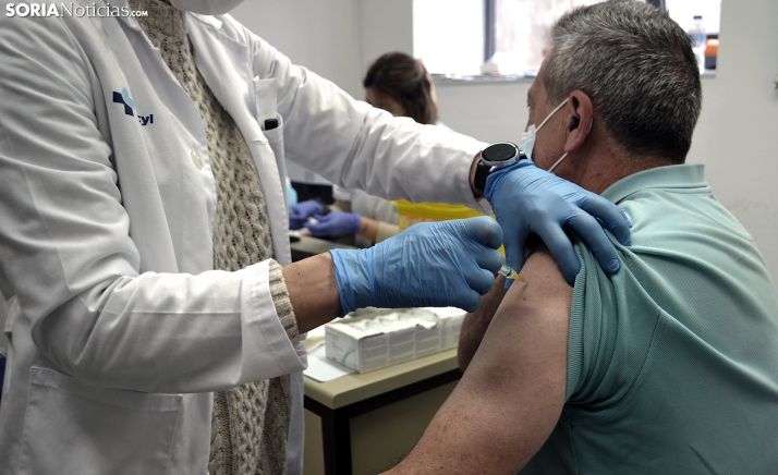 Castilla y León recibirá esta semana por primera vez dosis de la vacuna de Janssen 