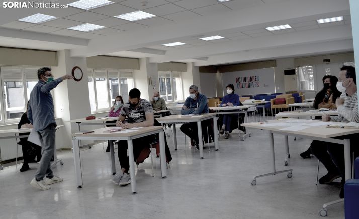 Escribir es como pintar un cuadro, siempre admite una pincelada más