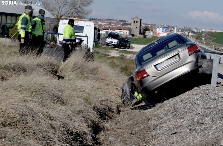 Una familia, trasladada al hospital tras un accidente en Golmayo