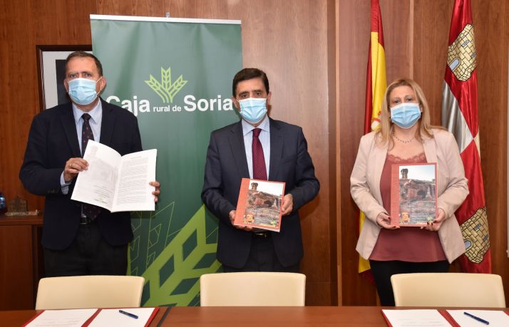 Caja Rural y la Junta se unen para promover actividades educativas