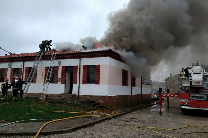 Incendio en las antiguas escuelas de Quintana Redonda