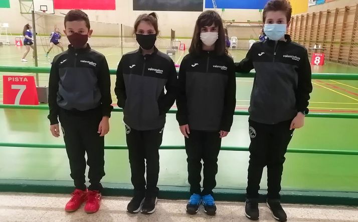 Tres medallas y un quinto puesto para el Valonsadero Bádminton