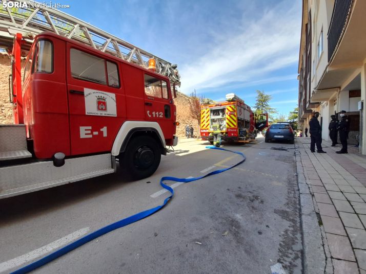 Equipos de emergencias en la calle Antolín.